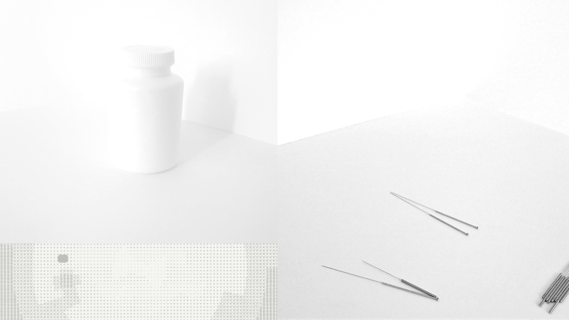 Kompozycja 	graficzna na białym tle wypełniona jasnymi medykamentami m.in. 	opakowaniami po lekach oraz igłami do akupunktury itp.