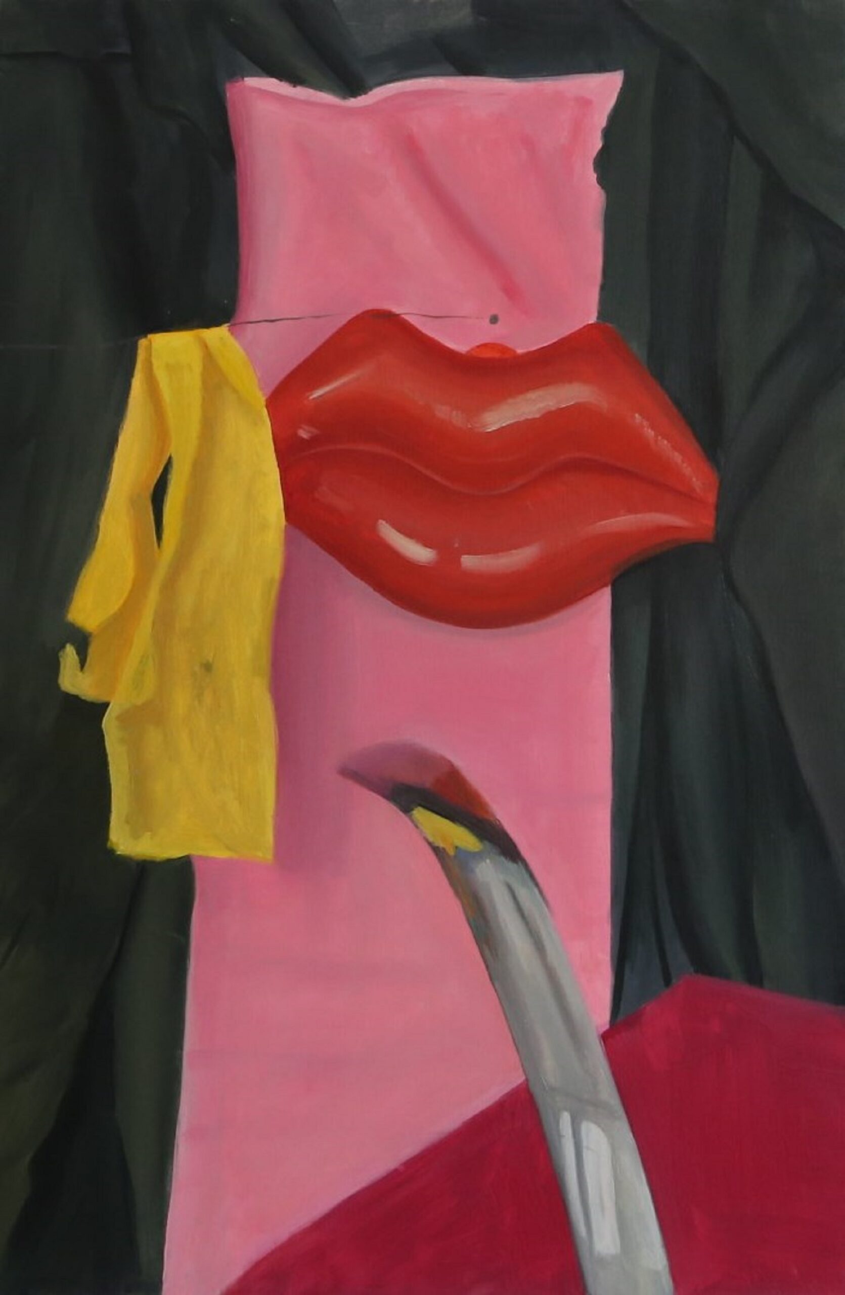 Obraz przedstawia fragment martwej natury: czerwony, dmuchany balon w kształcie ust, wiszący obok żółty szalik oraz wystający, metalowy element w dolnej części kompozycji. Przedmioty usytuowane są w otoczeniu czarnej oraz różowej draperii.