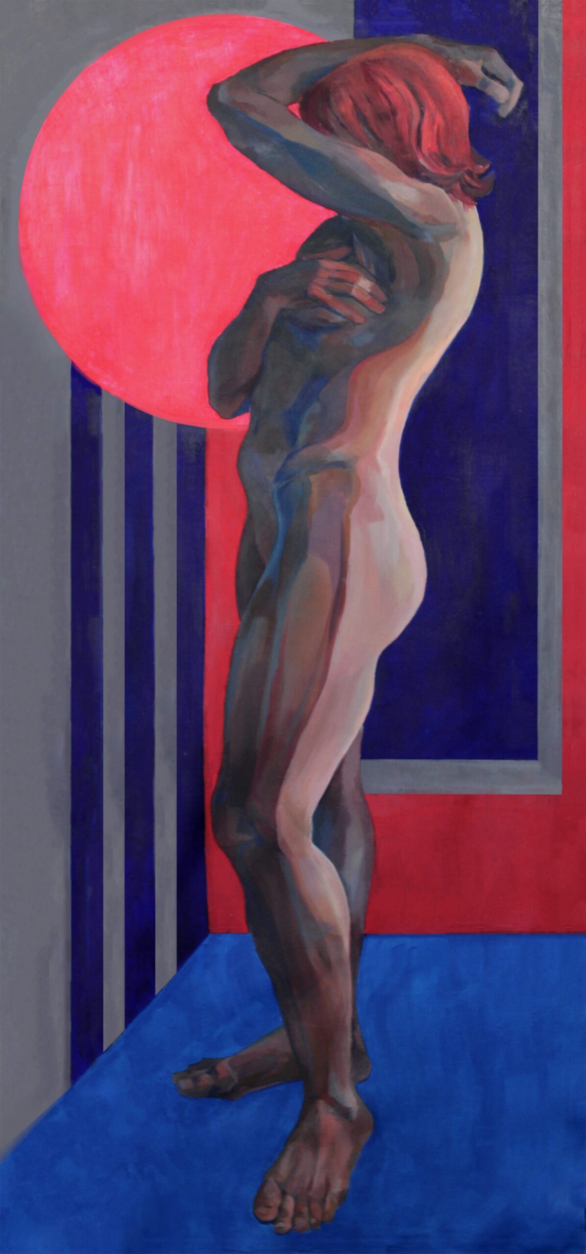 Usytuowana do widza lewym bokiem, ujęta całościowo postać kobieca wtulająca twarz w lewe ramię na tle czerwono-niebieskiej kompozycji geometrycznej.