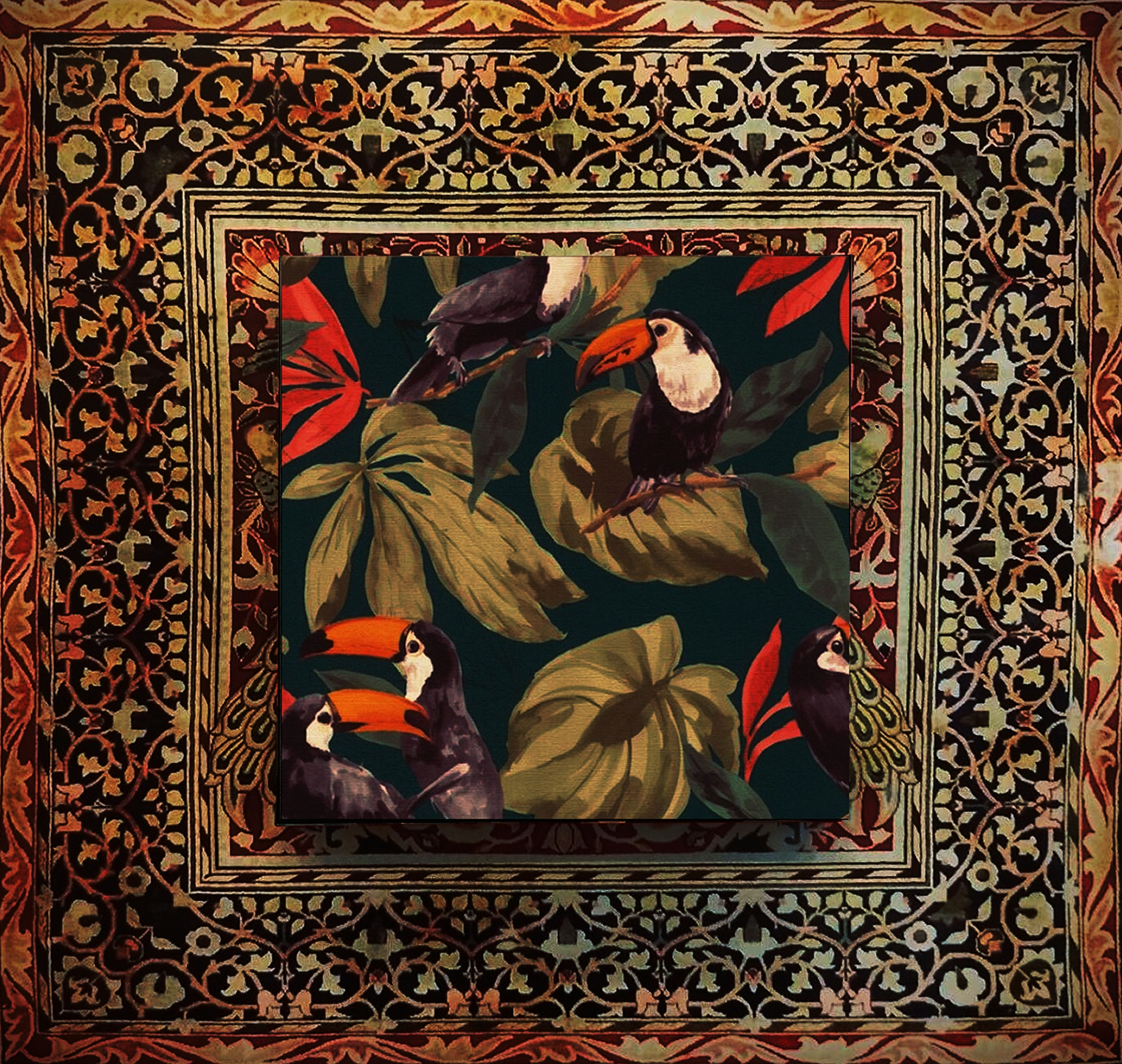  Kompozycja malarsko-graficzna (utrzymana w ciepłej, brązowo-czerwonawo-oliwkowej tomacji) odwzorowująca XIX-wieczne i współczesne tapety.