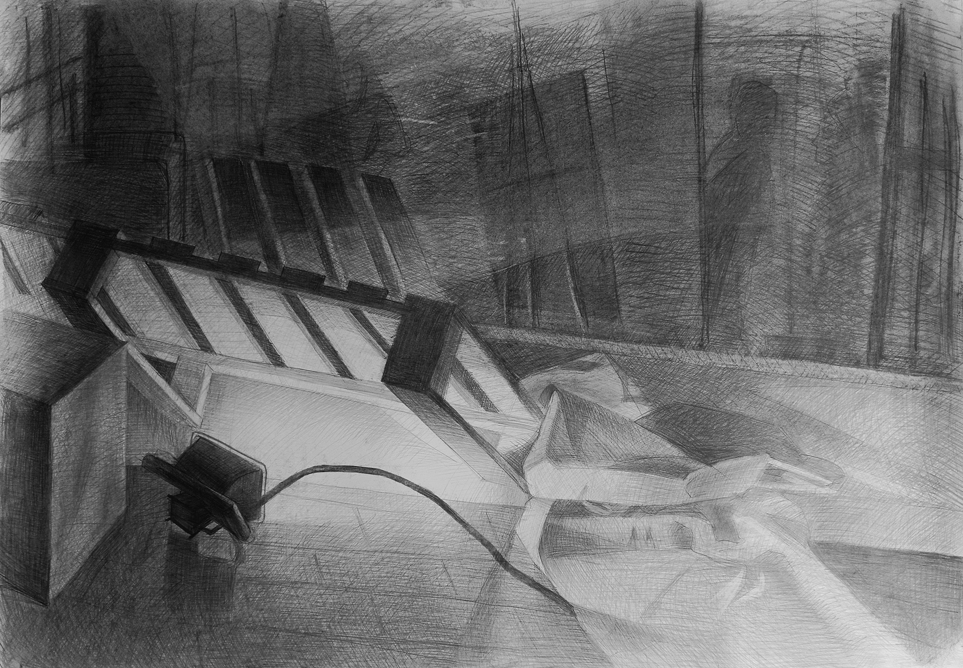 Horyzontalny rysunek wykonany ołówkiem na papierze przedstawiający martwą naturę z mocno oświetloną paletą na pierwszym planie oraz lustrem na dalszym planie z odbiciami wnętrza pracowni i postaci ludzkich.