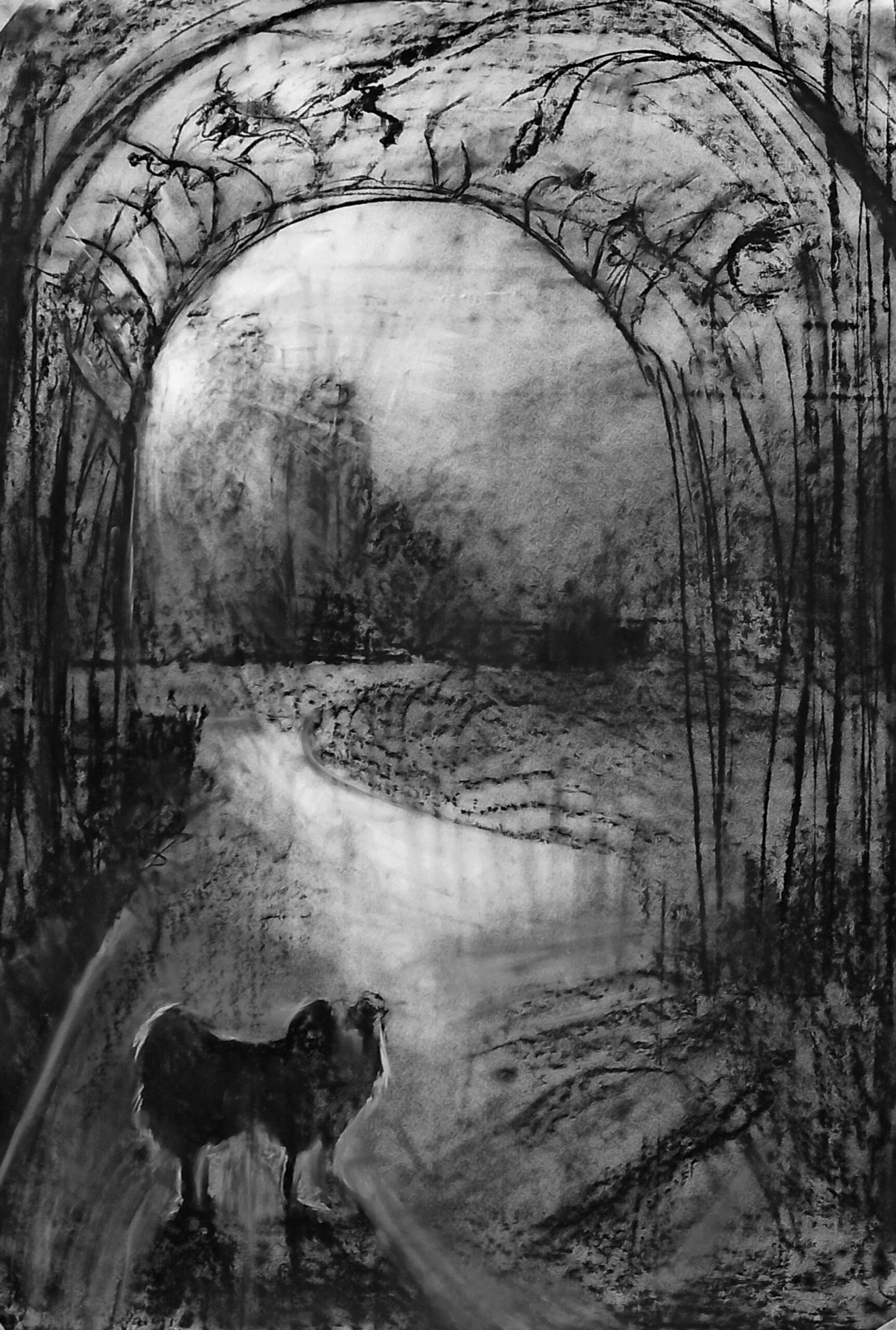 Rysunek wykonany węglem na białym brystolu przestawiający widzianego pod światło małego psa stojącego w ażurowej arkadzie parkowej pergoli. Pies zdaje się czekać na właściciela.