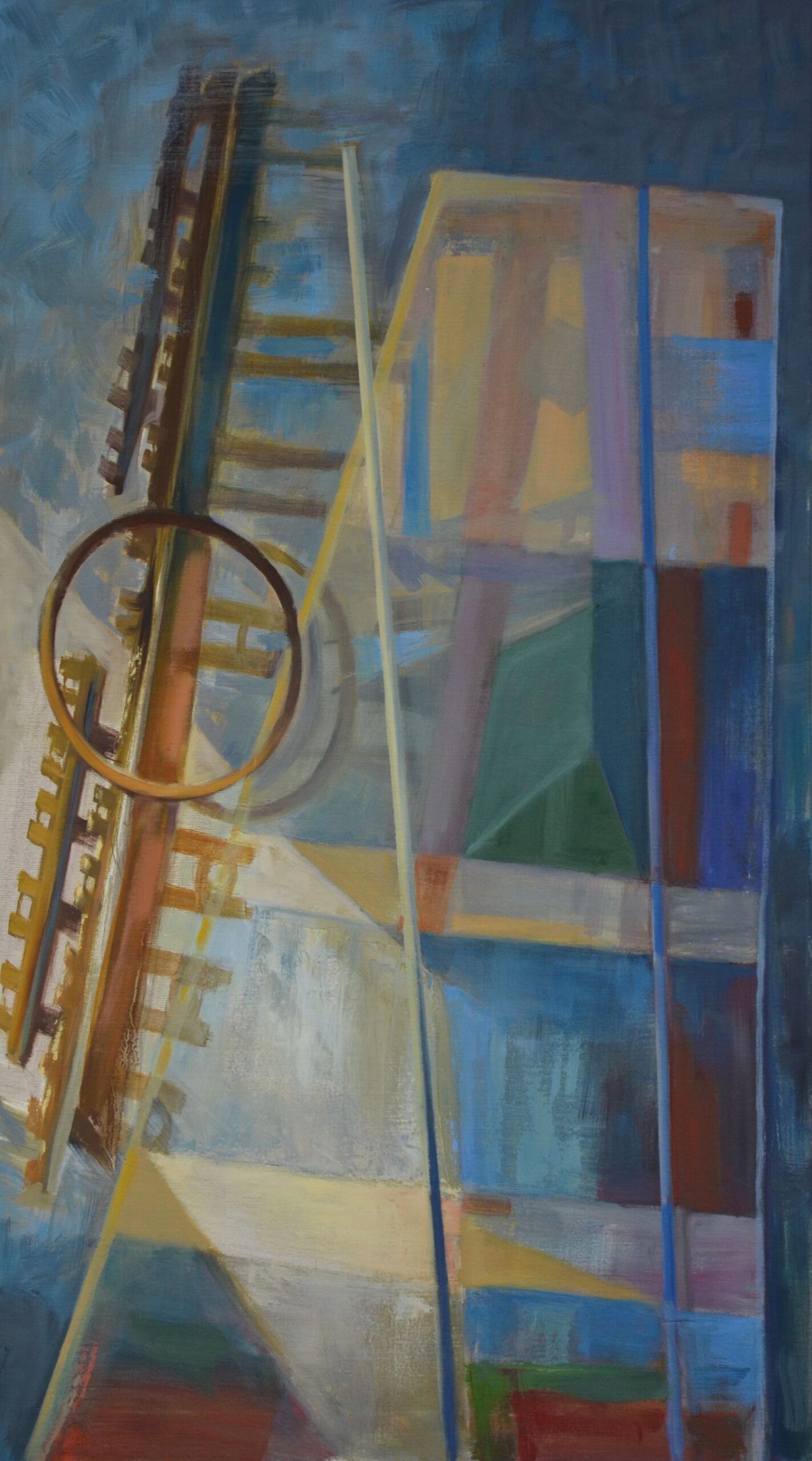 Wertykalna kompozycja malarska składająca się z dwóch zasadniczych elementów, przezroczystych, kolorowych form imitujących szkło po prawej stronie w kontraście do rdzawej metalowej formy kojarzącej się z rodzajem muzycznego instrumentu.